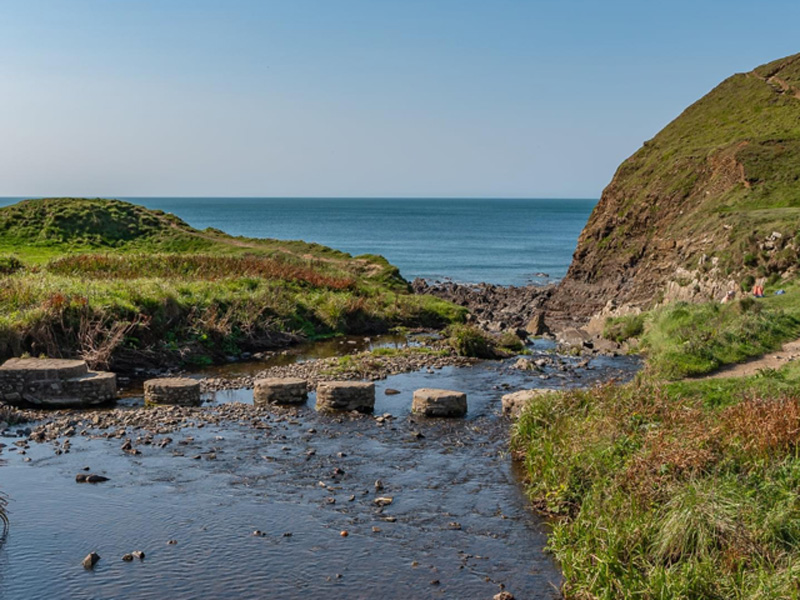 Welcombe Mouth Stepping Stones  - Holidays at Leddon farm